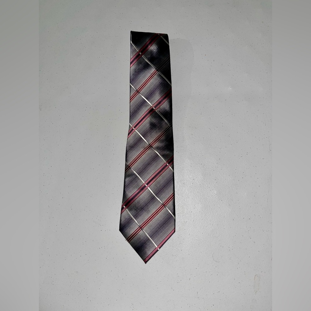 NIBag Van Heusen Plaid Tie